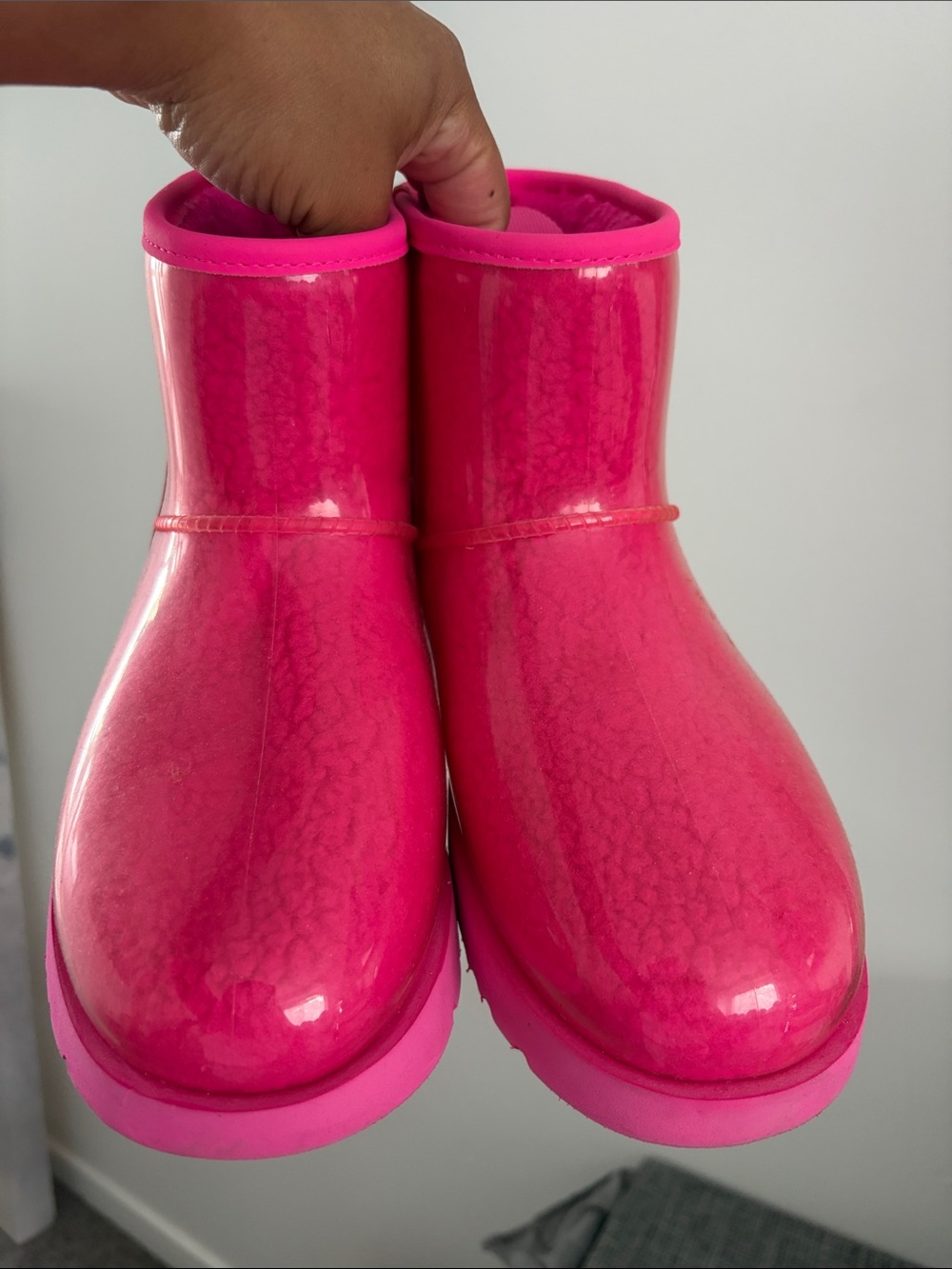 NEW UGG Kids Clear Rain Boot in Bright Pink - Picture 2 of 4